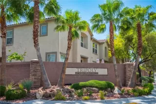 Photo #1: 2585811 Listing 