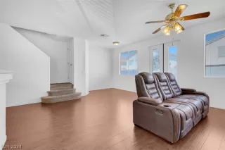 Photo #4: 2585813 Listing