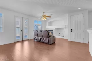 Photo #5: 2585813 Listing