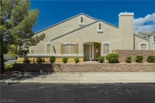 Photo #3: 2585831 Listing