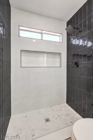 Photo #3: 2585833 Listing 