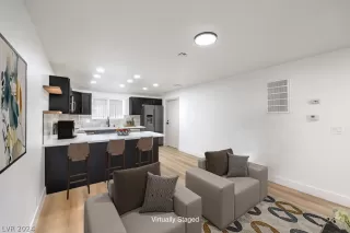 Photo #5: 2585833 Listing 