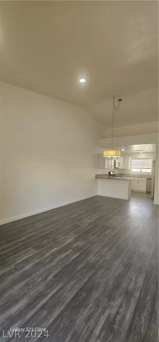 Photo #2: 2585858 Listing 