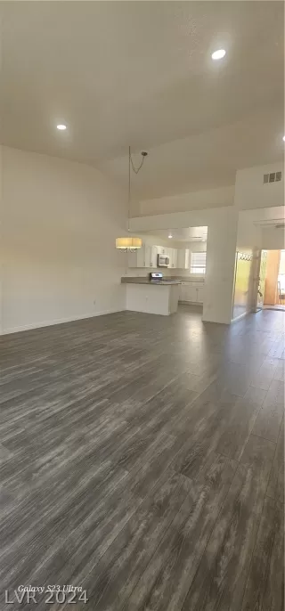 Photo #3: 2585858 Listing 