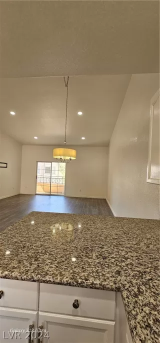 Photo #5: 2585858 Listing 