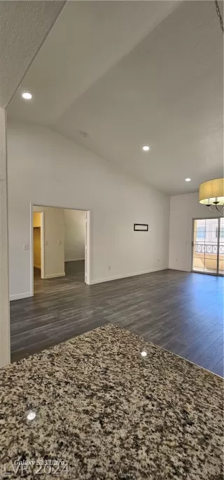 Photo #6: 2585858 Listing 