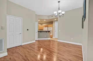 Photo #2: 2585859 Listing 