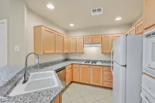 Photo #3: 2585859 Listing 