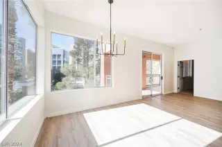 Photo #3: 2585860 Listing 