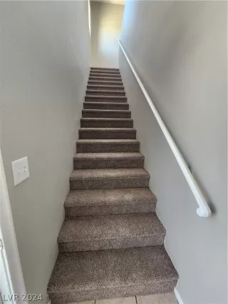 Photo #2: 2585888 Listing