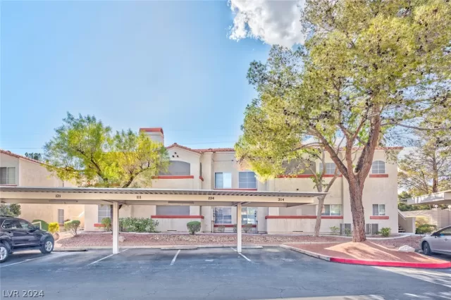 MLS: 2585893 Condo For Sale