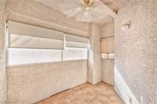 Photo #2: 2585893 Listing