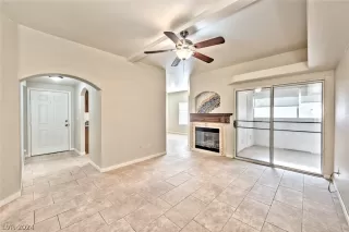 Photo #3: 2585893 Listing