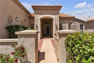 Photo #4: 2585899 Listing