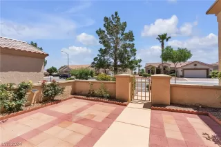 Photo #6: 2585899 Listing