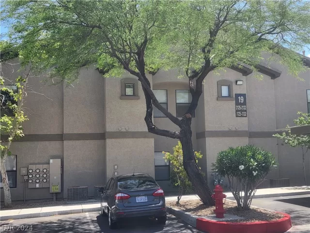 MLS: 2585925 Condo For Sale