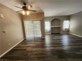 Photo #6: 2585925 Listing 