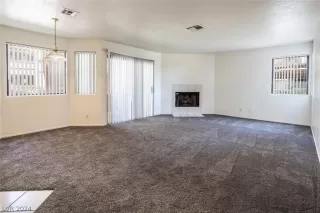 Photo #3: 2585946 Listing 