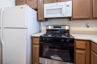 Photo #6: 2585946 Listing 