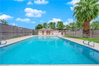 Photo #2: 2585947 Listing