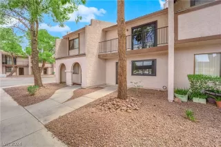 Photo #6: 2585947 Listing