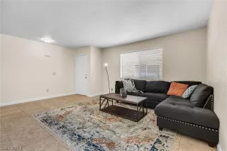 Photo #3: 2585965 Listing 