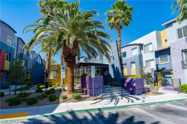 MLS: 2585980 Condo For Sale