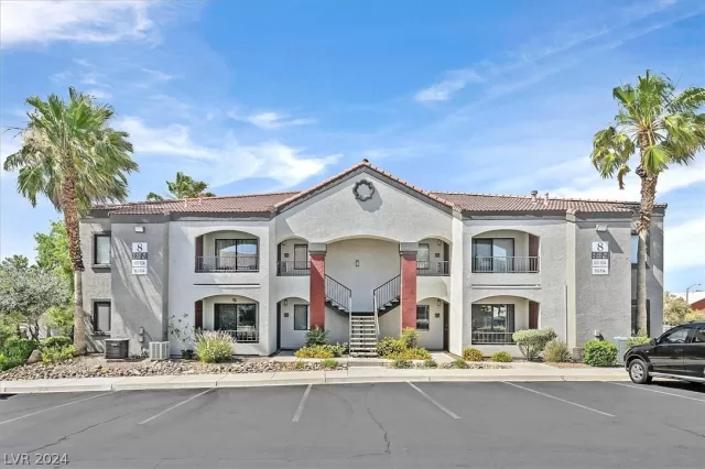 MLS: 2585992 Condo For Sale