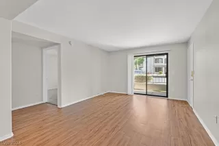 Photo #3: 2585992 Listing 