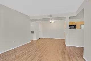 Photo #5: 2585992 Listing 