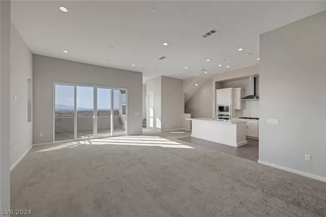 MLS: 2586011 Condo For Sale