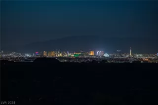 Photo #3: 2586011 Listing