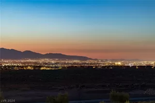 Photo #4: 2586011 Listing