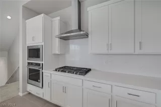 Photo #6: 2586011 Listing