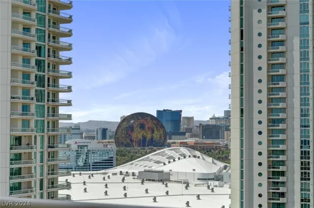 MLS: 2586030 Condo For Sale