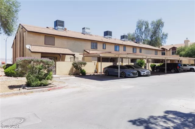 MLS: 2586054 Condo For Sale