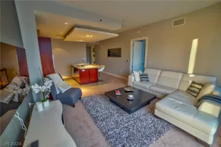 Photo #1: 2586067 Listing 