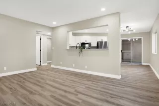 Photo #5: 2586076 Listing