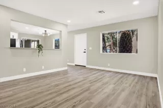 Photo #6: 2586076 Listing