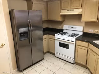 Photo #6: 2586086 Listing