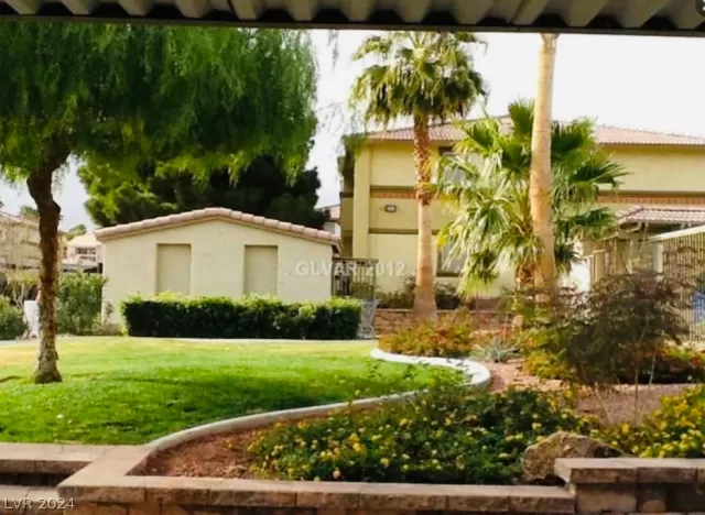 MLS: 2586102 Condo For Sale