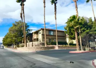 Photo #1: 2586102 Listing