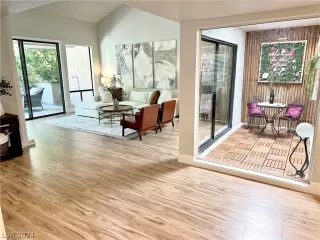 Photo #2: 2586117 Listing 