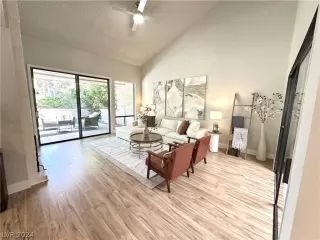 Photo #3: 2586117 Listing 