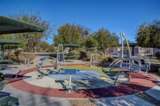 Photo #2: 2586151 Listing