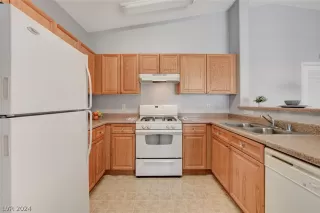 Photo #6: 2586151 Listing