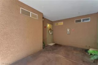 Photo #2: 2586252 Listing