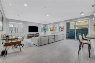 Photo #4: 2586258 Listing