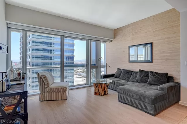 MLS: 2586293 Condo For Sale