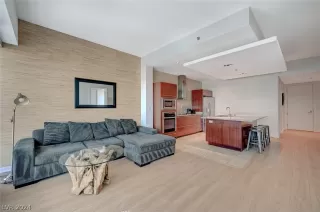 Photo #5: 2586293 Listing 